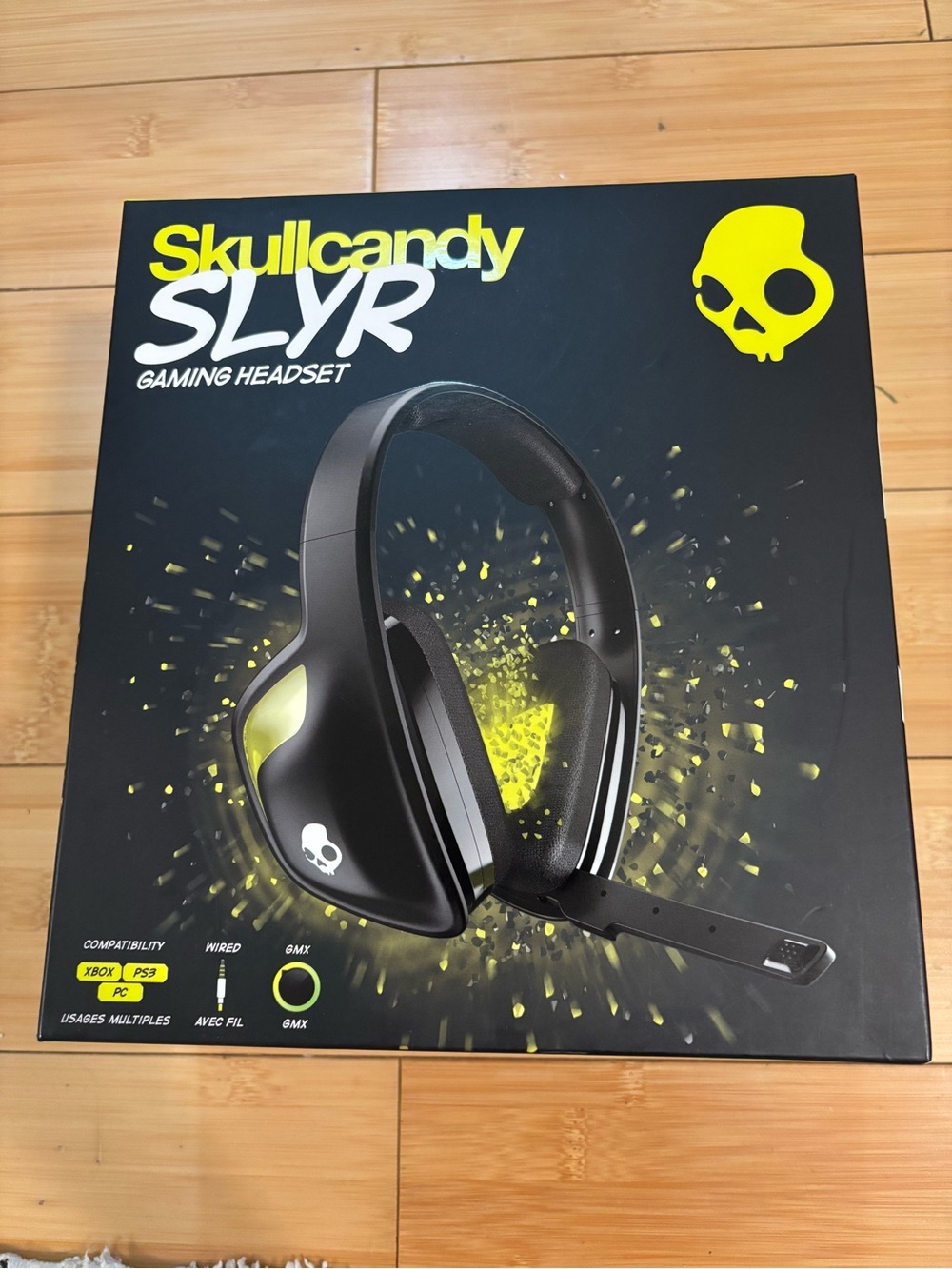 Skullcandy SLYR Headset in Black and Neon Yellow
